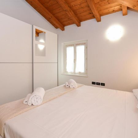 Wendy Apartment- Twobedroom & Pool & Parkprivatefree & Sports Desenzano del Garda Exteriör bild