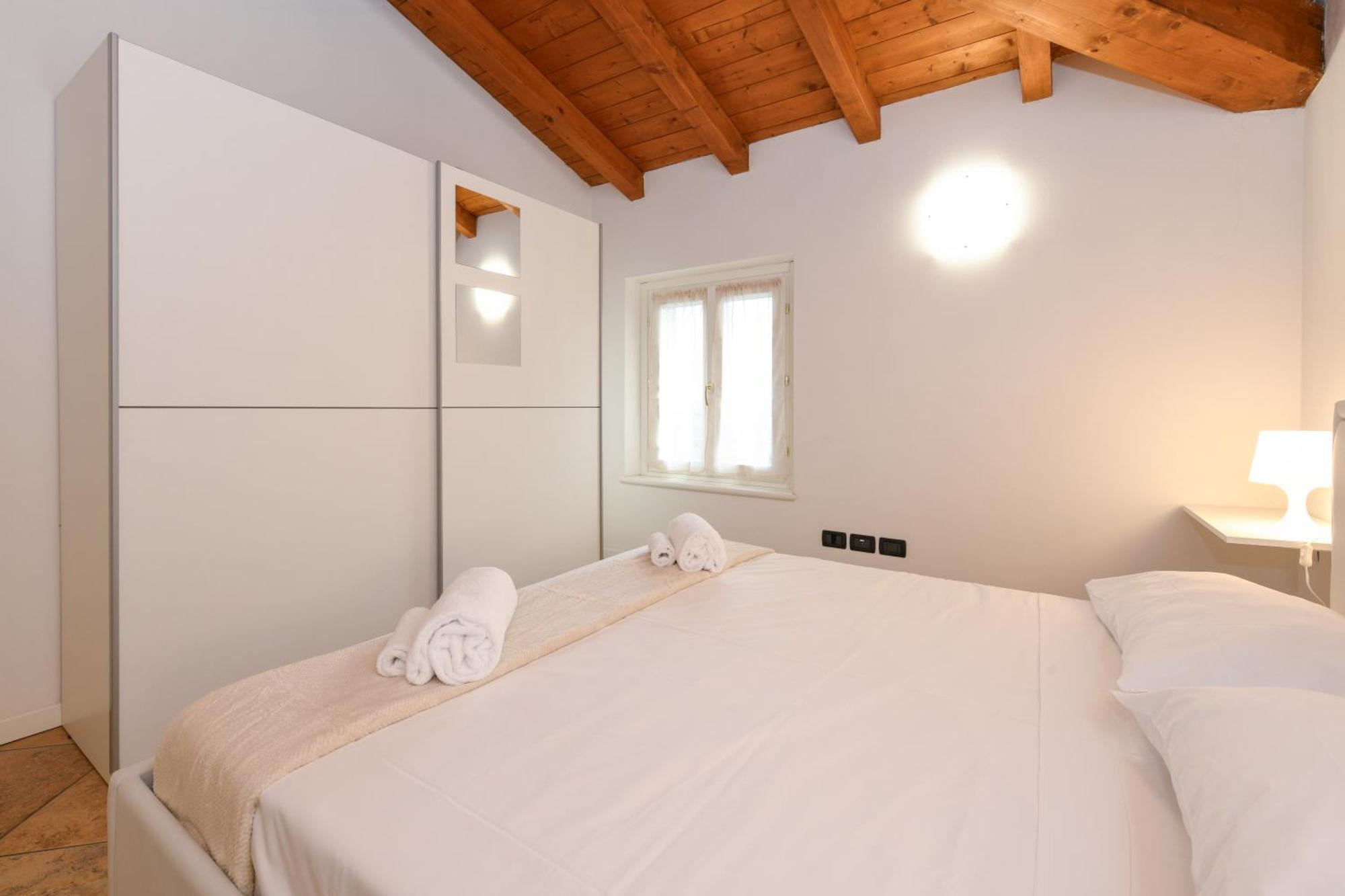 Wendy Apartment- Twobedroom & Pool & Parkprivatefree & Sports Desenzano del Garda Exteriör bild
