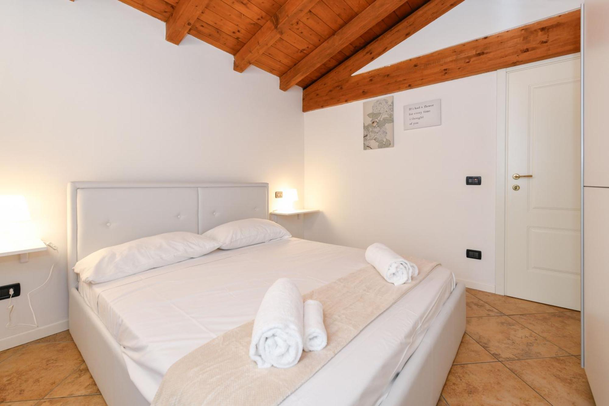 Wendy Apartment- Twobedroom & Pool & Parkprivatefree & Sports Desenzano del Garda Exteriör bild