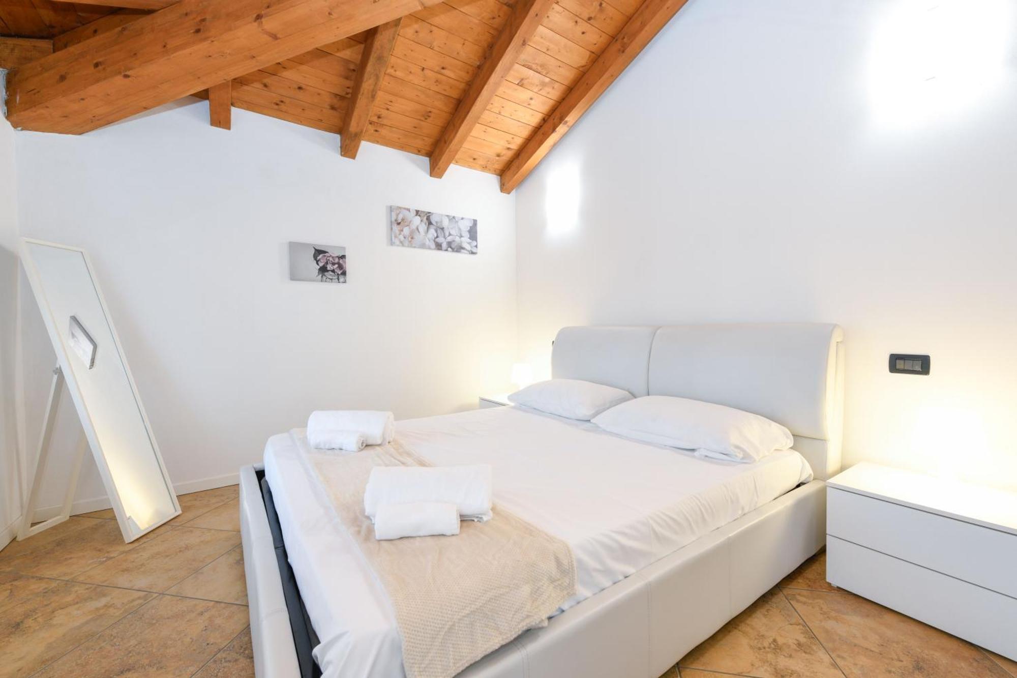 Wendy Apartment- Twobedroom & Pool & Parkprivatefree & Sports Desenzano del Garda Exteriör bild