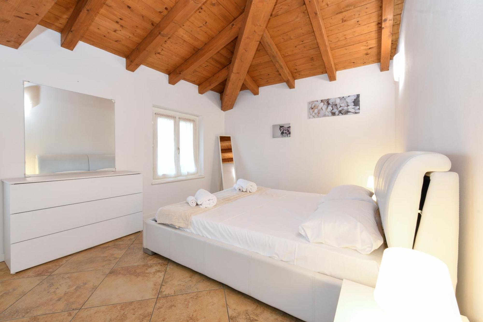 Wendy Apartment- Twobedroom & Pool & Parkprivatefree & Sports Desenzano del Garda Exteriör bild